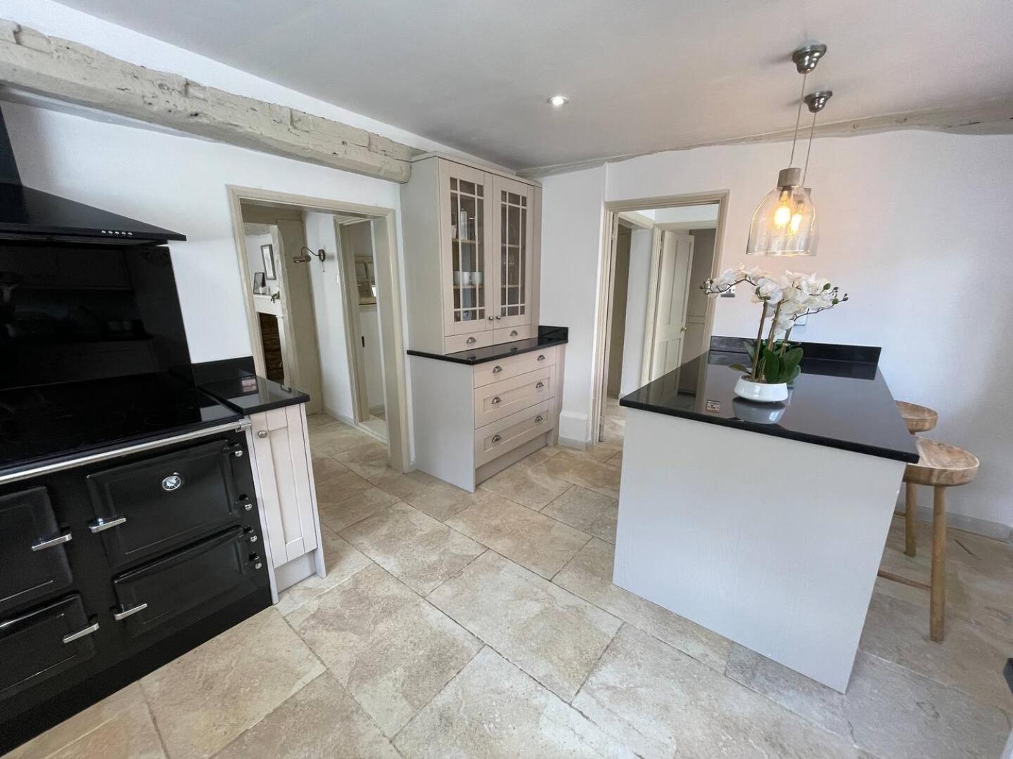 Elegant Oak Beamed House In Pretty Village - Cambridge Homehost Buckden  Zewnętrze zdjęcie