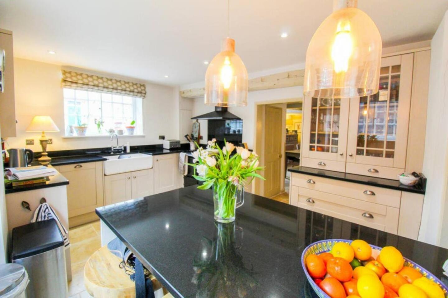 Elegant Oak Beamed House In Pretty Village - Cambridge Homehost Buckden  Zewnętrze zdjęcie